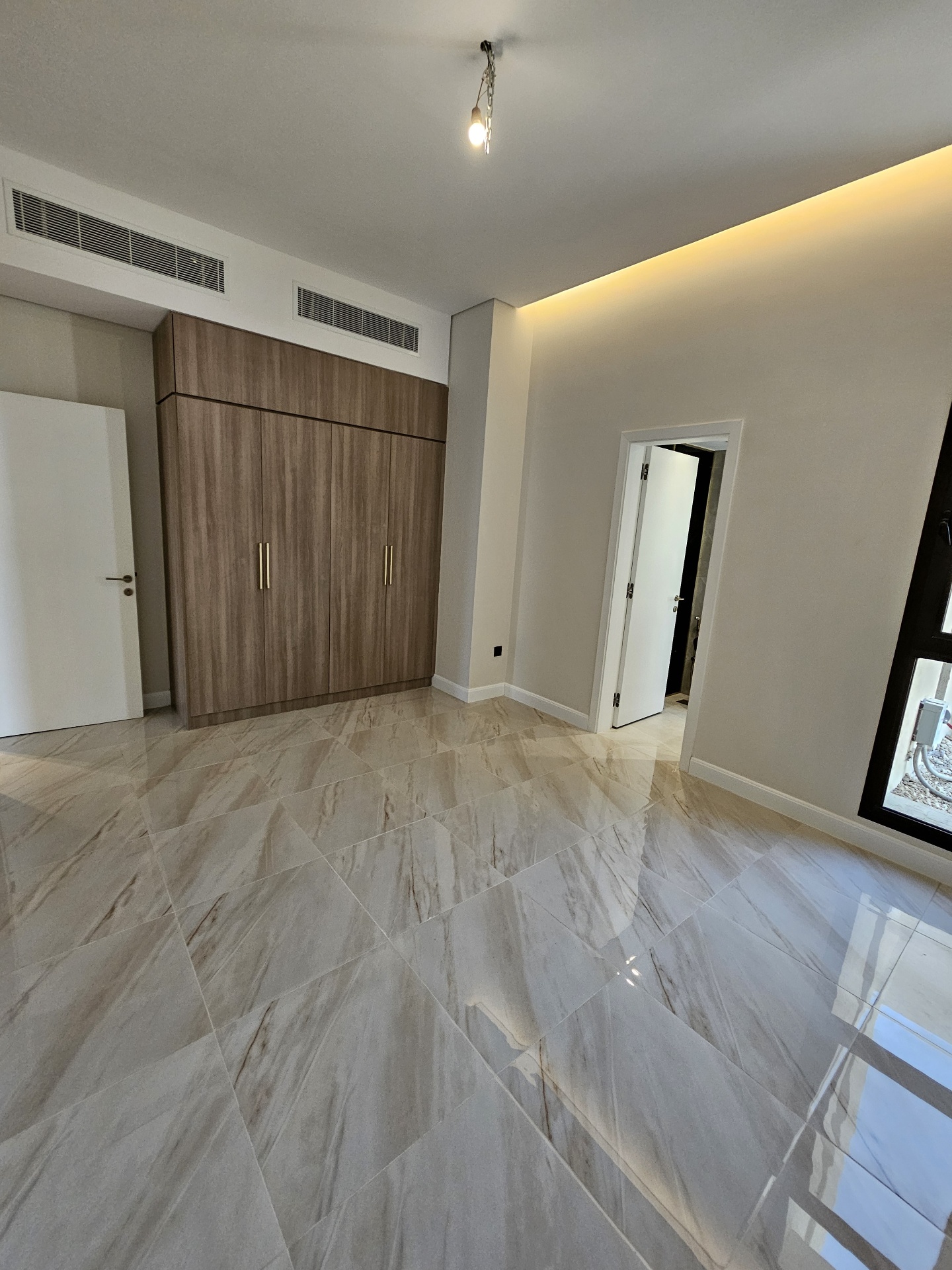 4BR Etoile by Elie Saab — Corner Villa for Rent, Sedra thumbnail 12