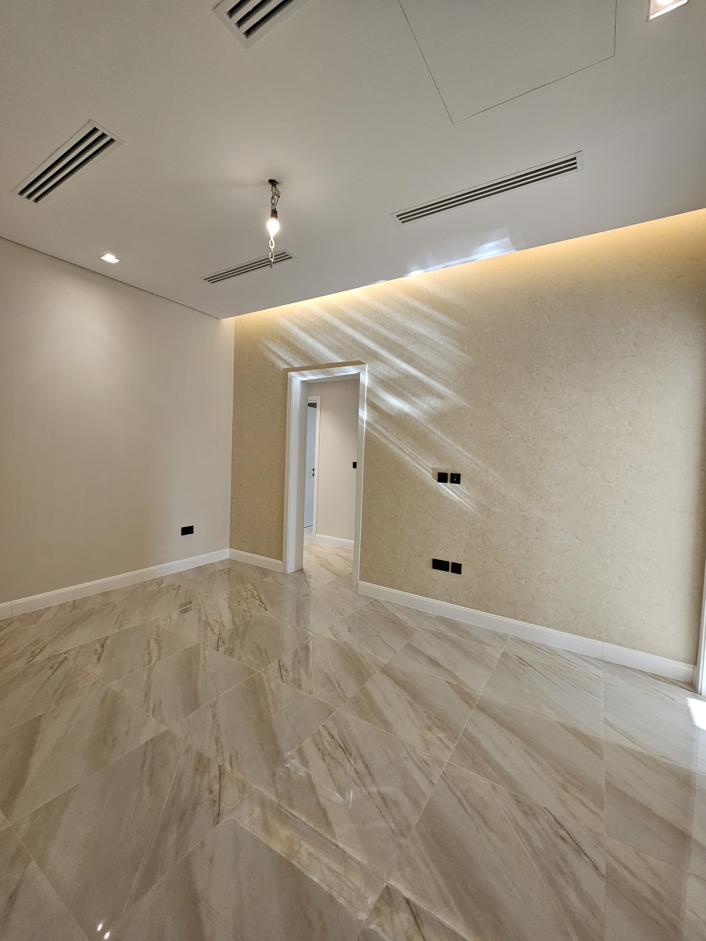 4BR Etoile by Elie Saab — Corner Villa for Rent, Sedra thumbnail 17