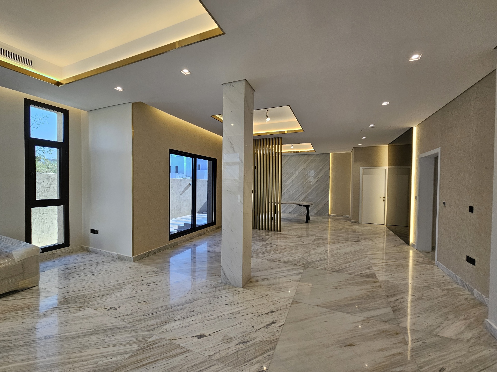 4BR Etoile by Elie Saab — Corner Villa for Rent, Sedra thumbnail 20